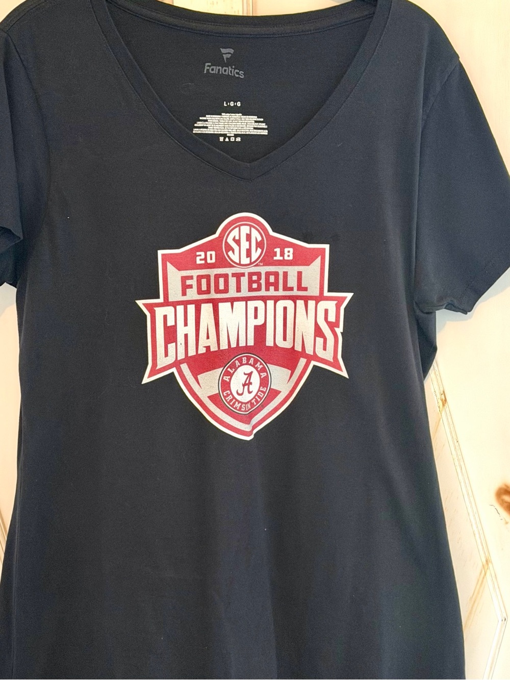 Women’s Alabama Tee with Red & White 'Champions' Shield Graphic Large